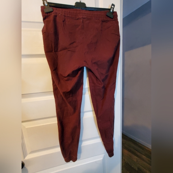 🖤 Burgundy joggers 🖤 - Picture 2 of 3